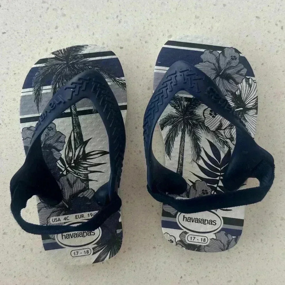Havaianas Flip-Flops | Baby Chic II – White/Navy | Size 4C (17/18) - Picture 3 of 6